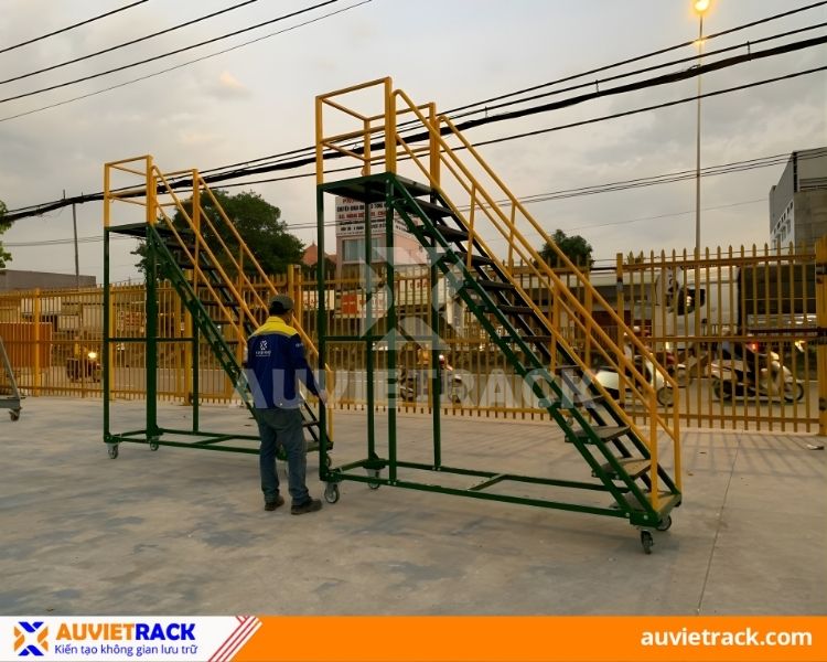 Xe Thang Công Nghiệp